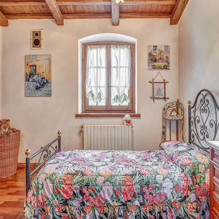 Elegant Holiday In Castel Viscardo With Terrace And Bbq 度假居 *